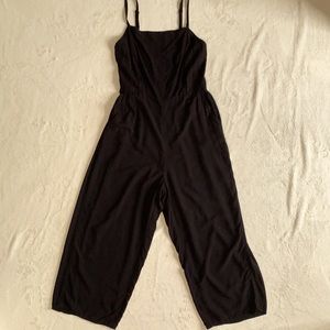 Old Navy cropped jumpsuit with flare legs. medium